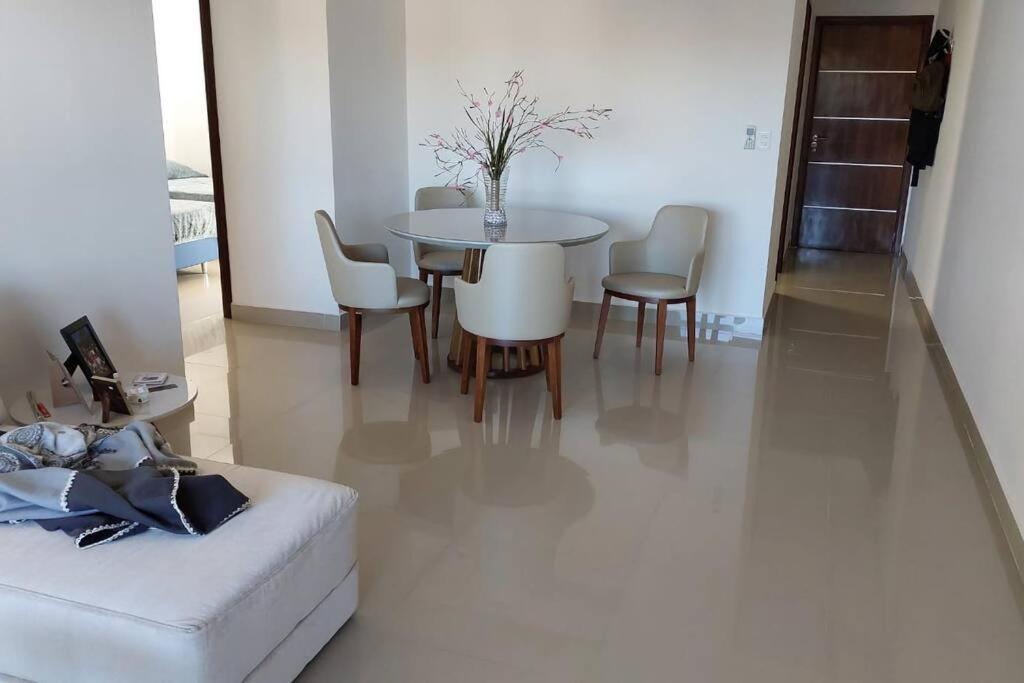 Апартаменты Hermoso Conjunto Residencial Con Piscina Асунсьон Экстерьер фото